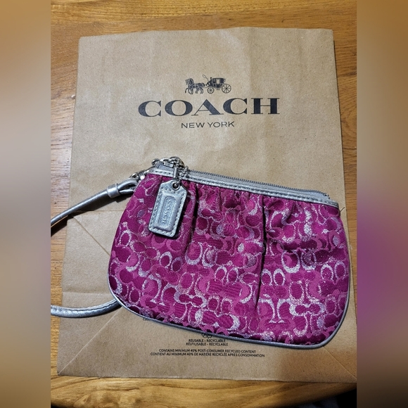 Coach Magenta Signature Wristlet - Picture 4 of 4